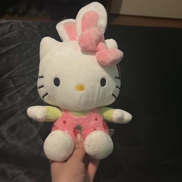 Hello kitty plush - Picture 3 of 3